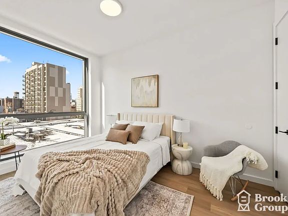 3rd image of 556 Baltic St #905