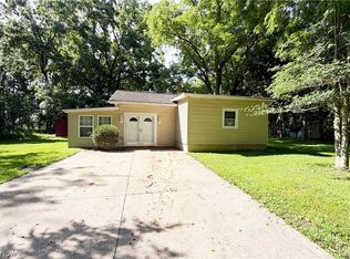 35930 Highland Dr, Eastlake, OH 44095
