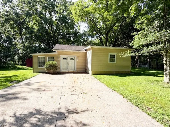 35930 Highland Dr, Eastlake, OH 44095