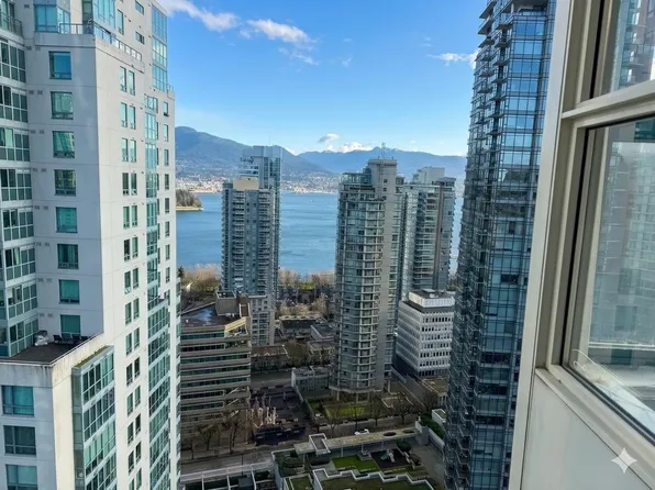 1239 Georgia St W #2507, Vancouver, BC V6E 4R8