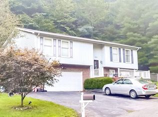 171 Nightingale Ln, Pikeville, KY 41501