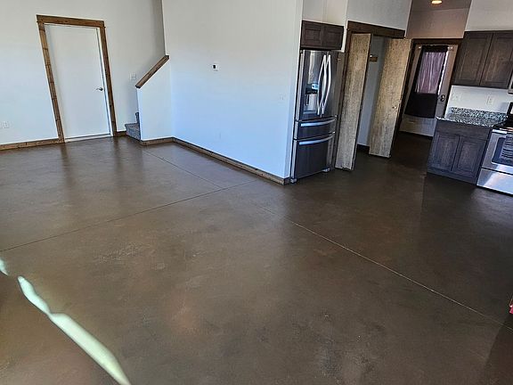5th image of 68 Robins Nest Ln