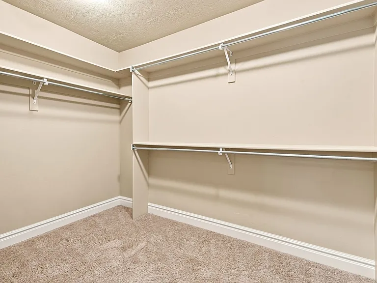 1360 E Foxmont Ln — Photo 23