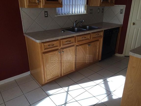 5th image of 4206 Fremont Dr