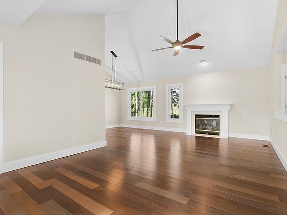 3rd image of 10581 Country Club Dr