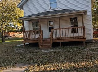 403 W 9th St, Wood River, NE 68883