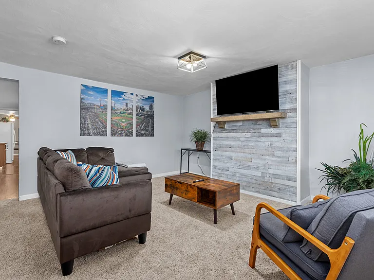 607 Foreland St — Photo 14