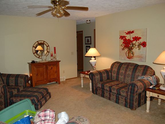 2nd image of 337 Horseshoe Dr