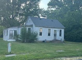 220 N Van Buren St, Blandinsville, IL 61420