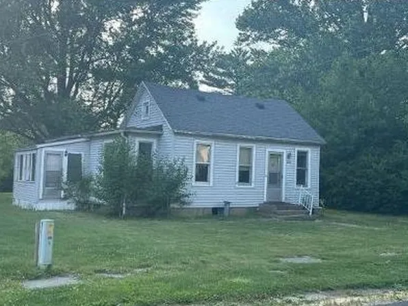 220 N Van Buren St, Blandinsville, IL 61420