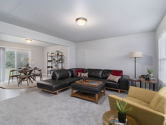 3rd image of 351 Wagonwheel Ct NE