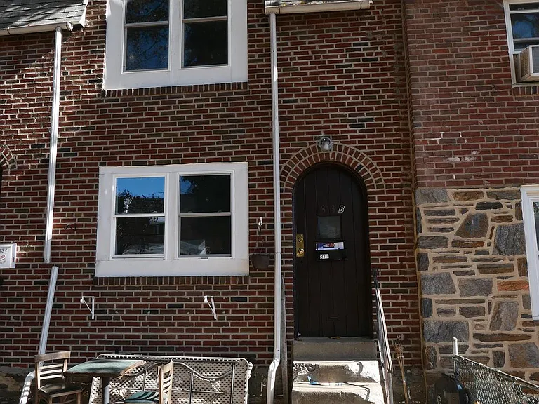 313 Hampden Rd #B — Photo 2