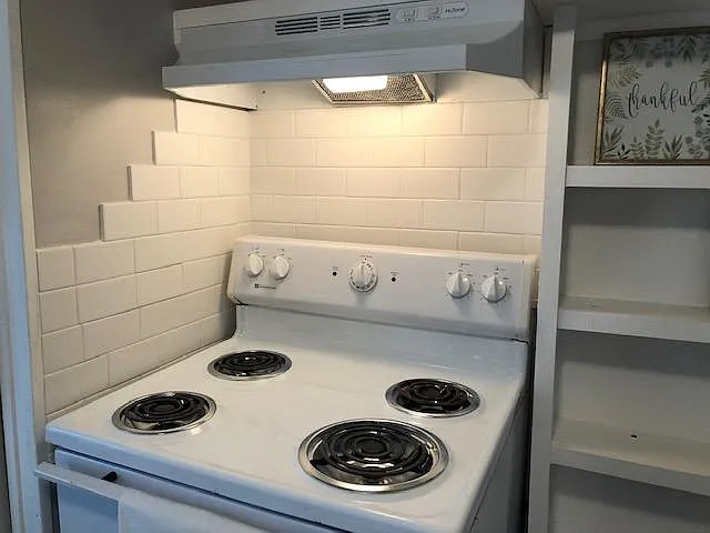 714 Cedar Crest Ct — Photo 32