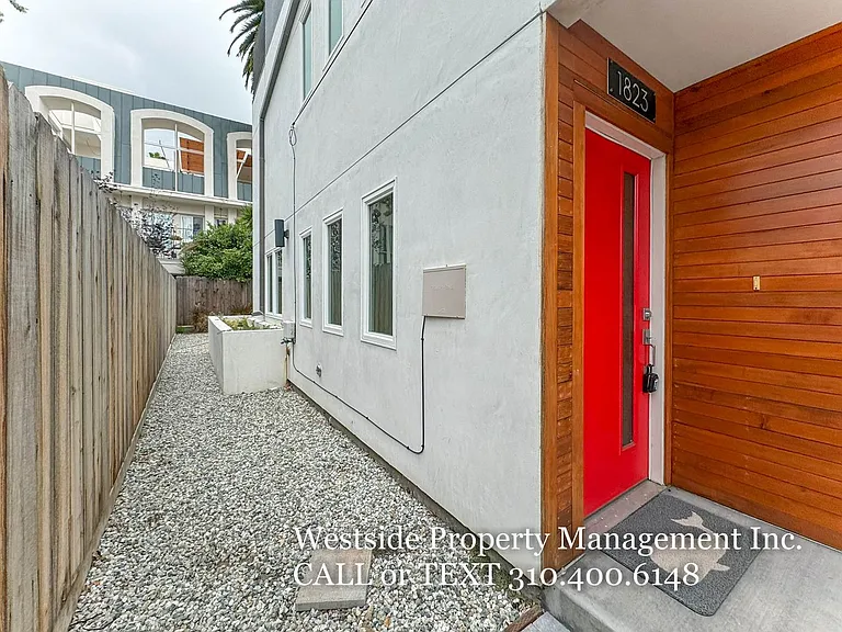 1823 N Van Ness Ave — Photo 33