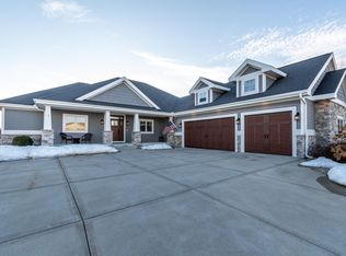 6432 Irving Dr, Sun Prairie, WI 53590
