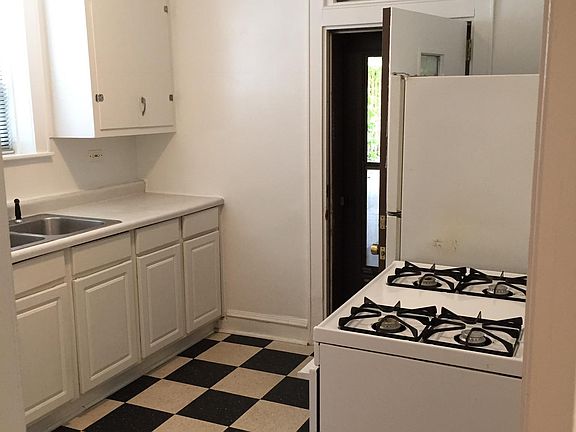 2nd image of 4725 N Hermitage Ave #G