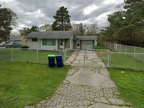 323 S 26th St, Saginaw, MI 48601