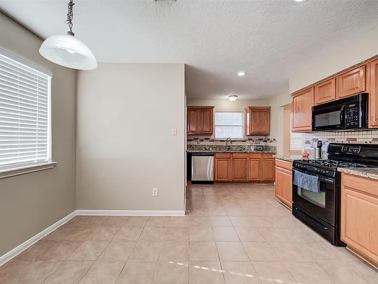 7314 Tara Dr — Photo 9