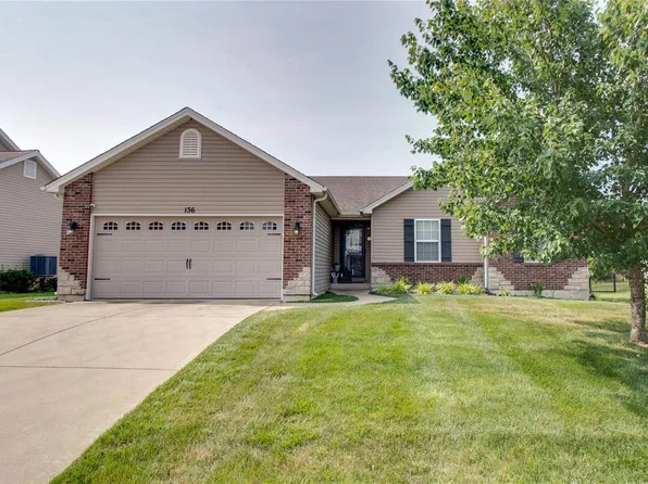 136 Prairie Bluffs Dr, Foristell, MO 63348