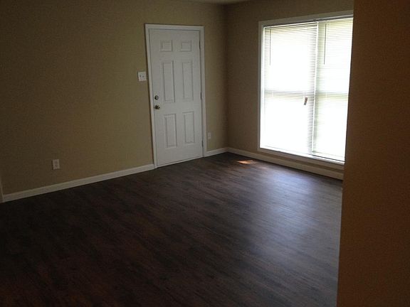 3rd image of 9439 Guthrie Ave