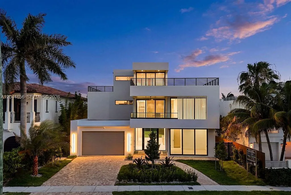 5 bed, 7.0 bath, 4644 sqft, $35,000 — Photo 1