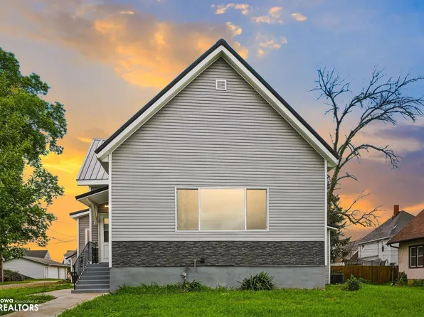 208 N 3rd St, Marshalltown, IA 50158
