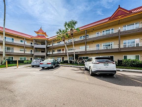 3rd image of 2403 Finlandia Ln APT 33