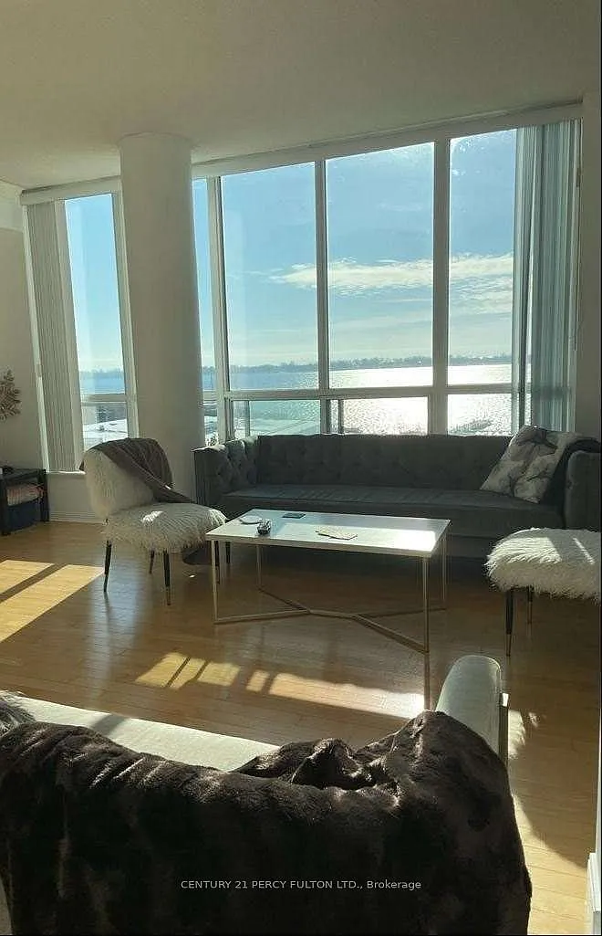 The Riviera — Photo 4