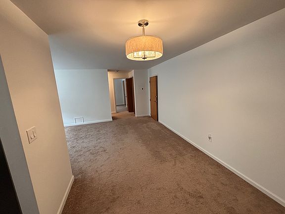 Dining area directly off kitchen