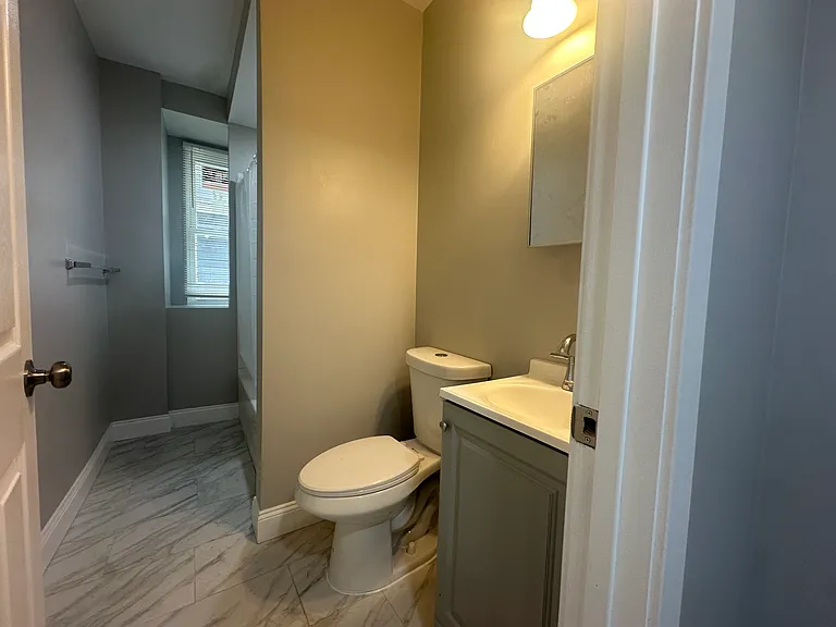 806 N 64th St — Photo 16