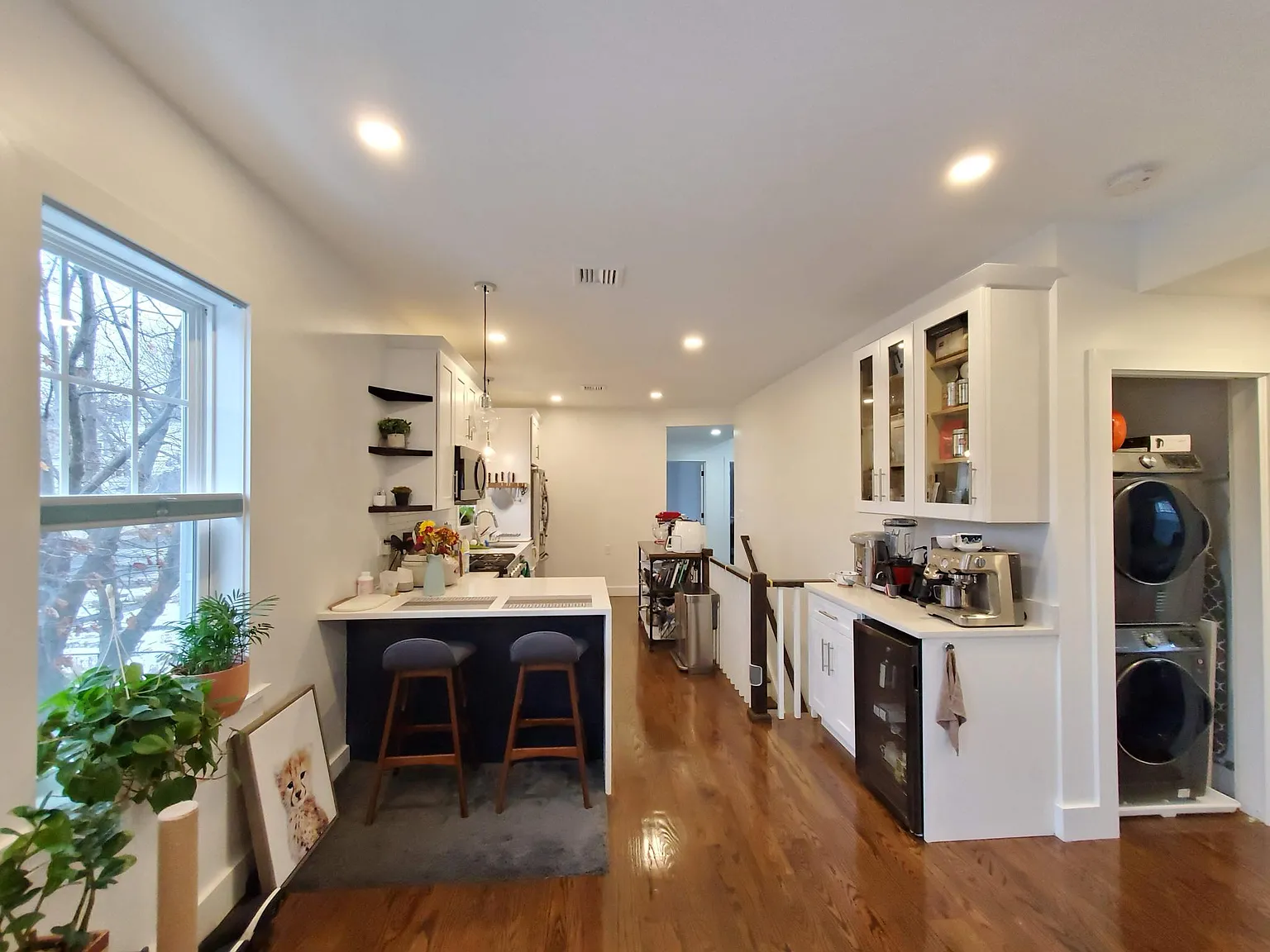 4 bed, 1306 sqft, $4,650 — Photo 1