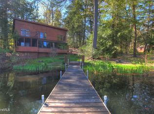 36 Lake Dr, Stockbridge, MA 01262