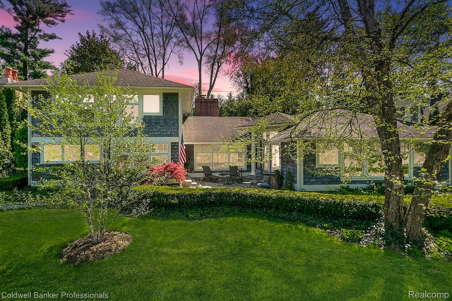 774 Lakeside Dr photo 1