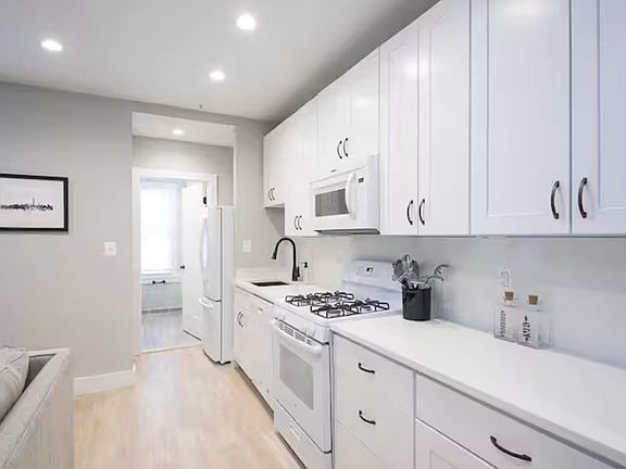 5th image of 2110 R St NW #301