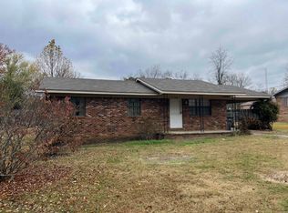 828 Village St, Newark, AR 72562