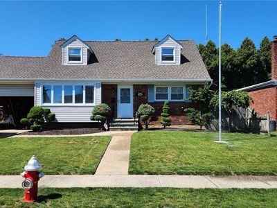 25 Maglie Drive, Hicksville, NY, 11801
