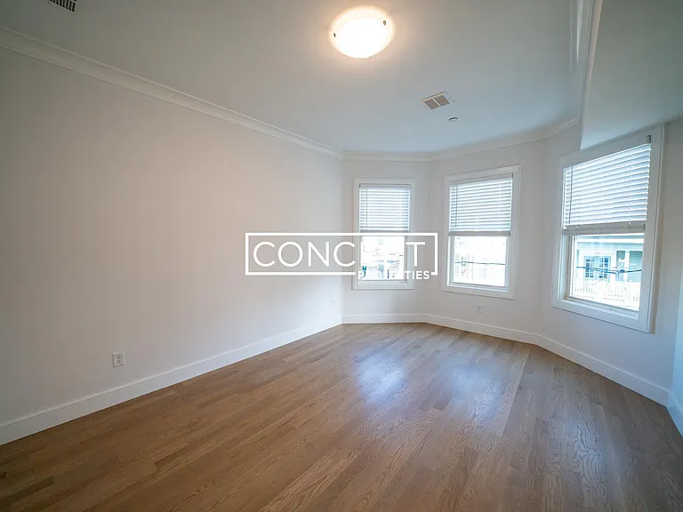 37 Calumet St #2 — Photo 7