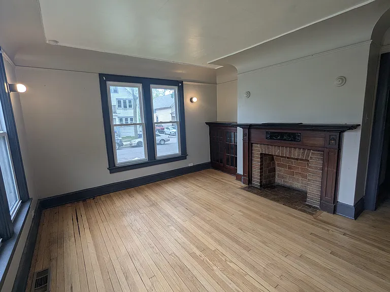 205 W Ring St #1 — Photo 7