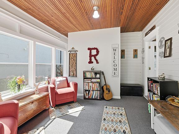 2nd image of 530 9th St