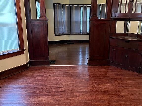 3rd image of 1104 Harrison St NE #1104