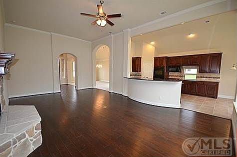 4th image of 3110 Redcliff Ln