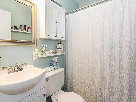 5th image of 67 Park Ln