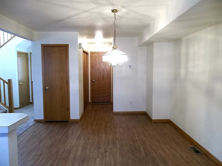 918 Richmond Dr #3 — Photo 2