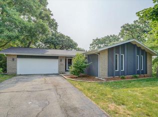 7406 Red Bird Rd, Deforest, WI 53532