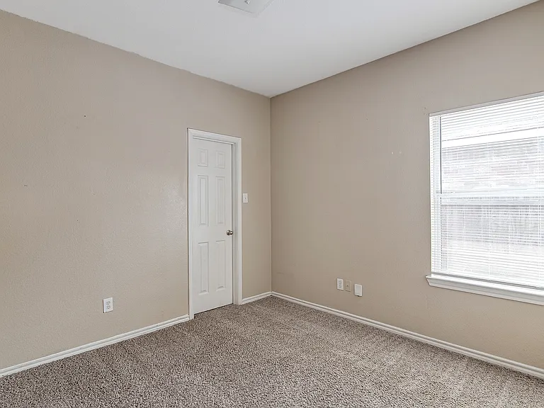824 Walnut St #824 — Photo 17