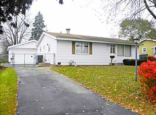 1416 Indian Ln, Carpentersville, IL 60110