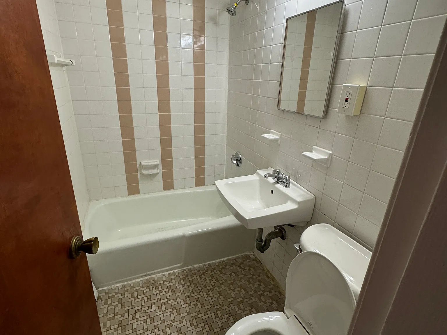 1 bed, 99999 sqft, $2,100 — Photo 4