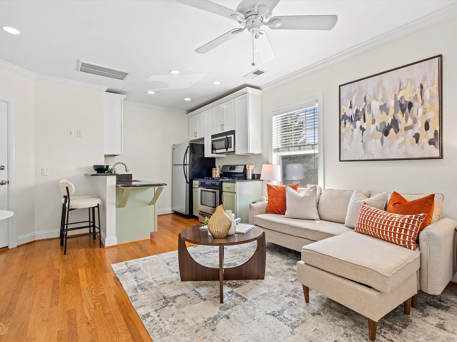1 bed, 447 sqft, $2,200 — Photo 1