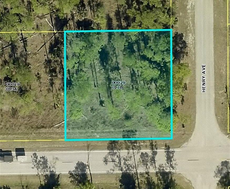 1st image of 600 W 10th St