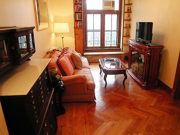 5th image of 2109 Broadway APT 814